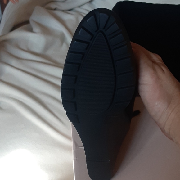 👢💥BRAND NEW IN BOX, NEVER WORN💥👢BLACK BOOTS!!! - Picture 2 of 6